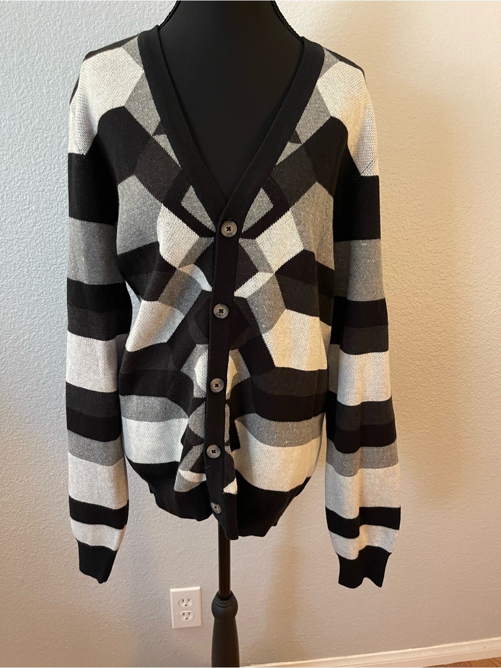 Perry Ellis Black, Gray & Cream Geometric Button Cardigan
